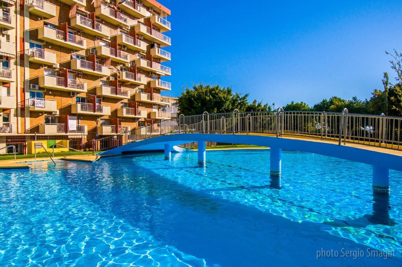 127 Jupiter Estudio. Vista Al Jardin Y La Piscina.